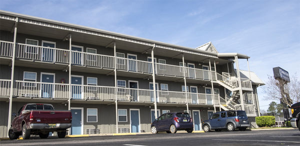 Daybreak Suites Extended Stay Dothan Exterior photo