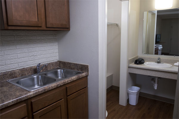 Daybreak Suites Extended Stay Dothan Exterior photo