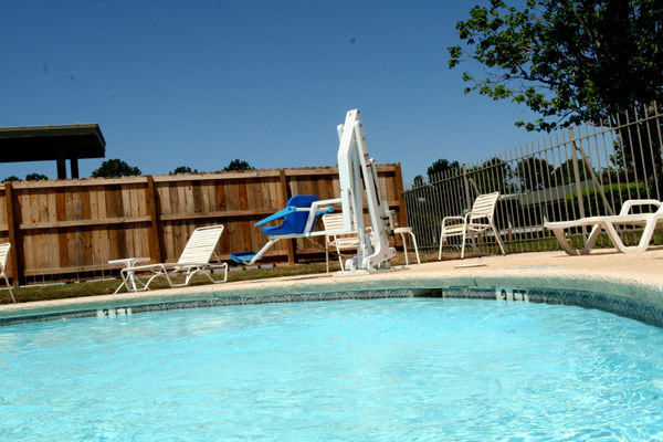 Daybreak Suites Extended Stay Dothan Exterior photo